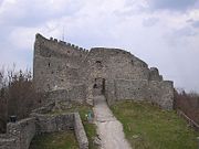 Die Mantelmauer der Burg Eisenberg