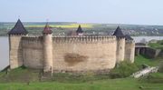 Ringmauer der Festung Chotyn (Ukraine)