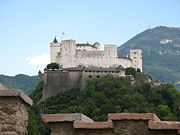 Festung Hohensalzburg, Sitz des Fürsterzbischofs, Kern Hochmittelalter, Bastionen ohne Sternanlage aus der Zeit des dreißigjährigen Kriegs